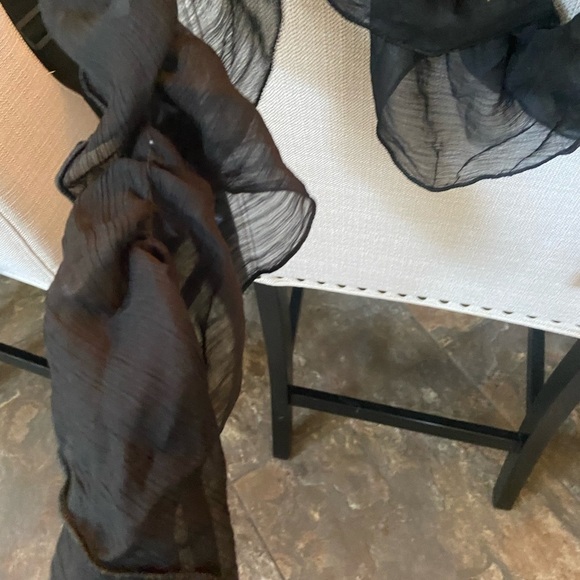 Thin frilly scarf- light weight - Picture 2 of 5